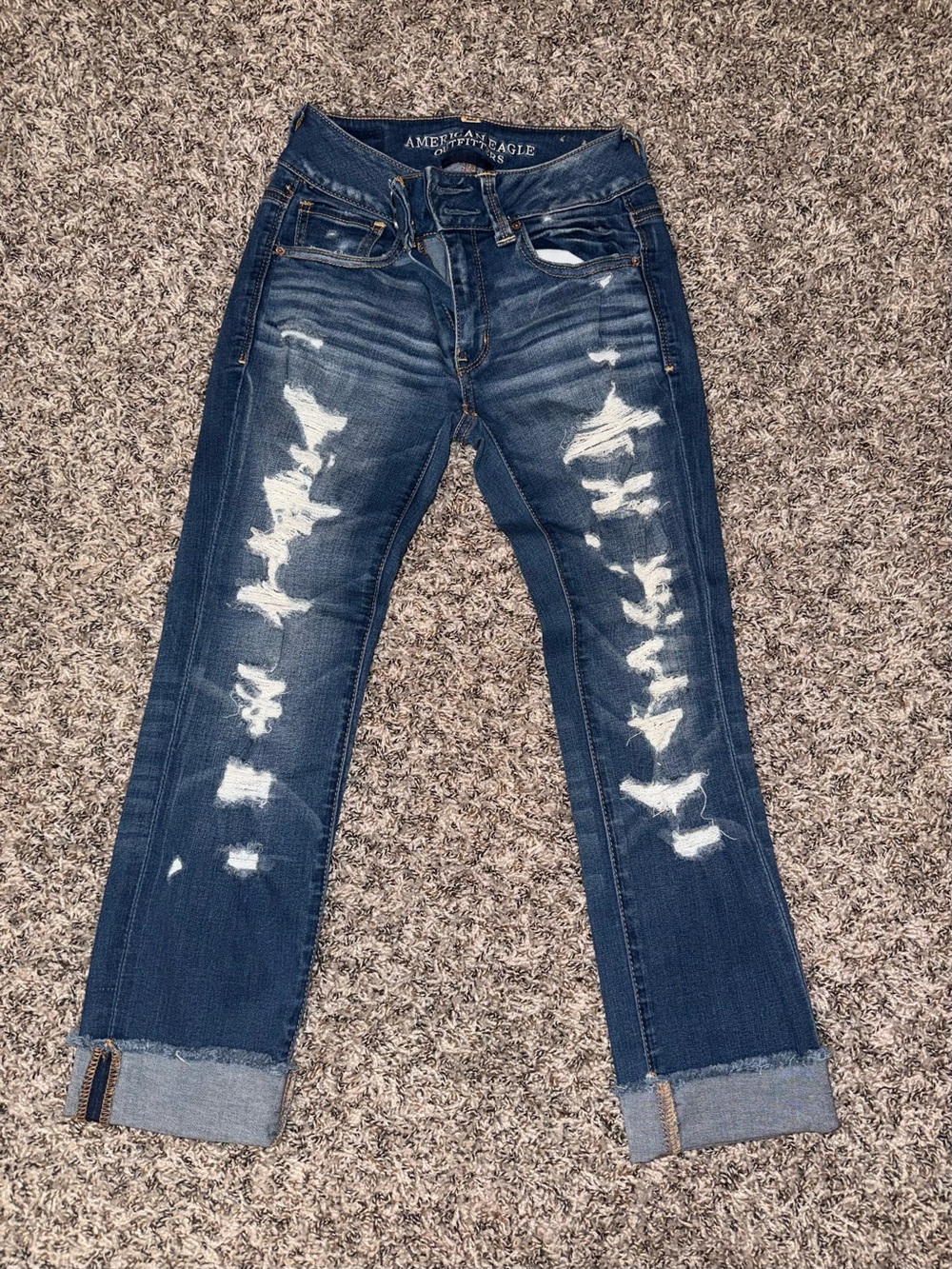 American Eagle cropped distressed jeans